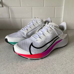BARELY WORN Nike Air Zoom Pegasus 37FlyEase. W 9.5